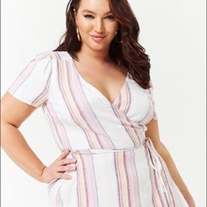 White & striped wrap dress 👗